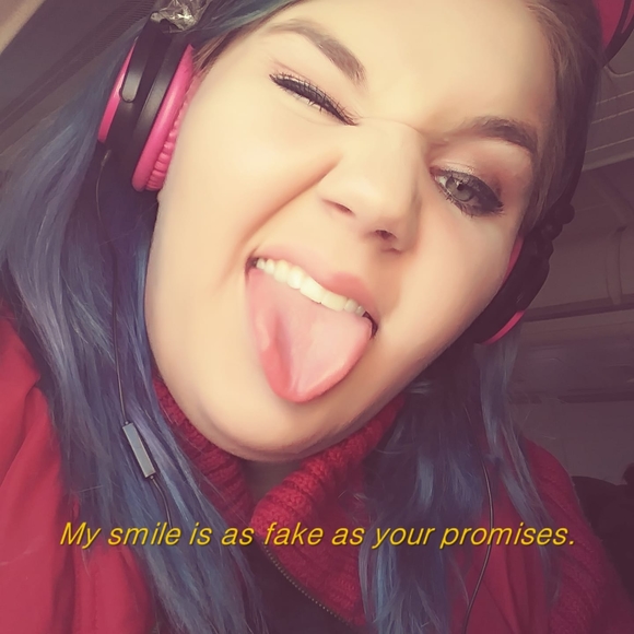 Meet your Posher, Tehya - Picture 1 of 1